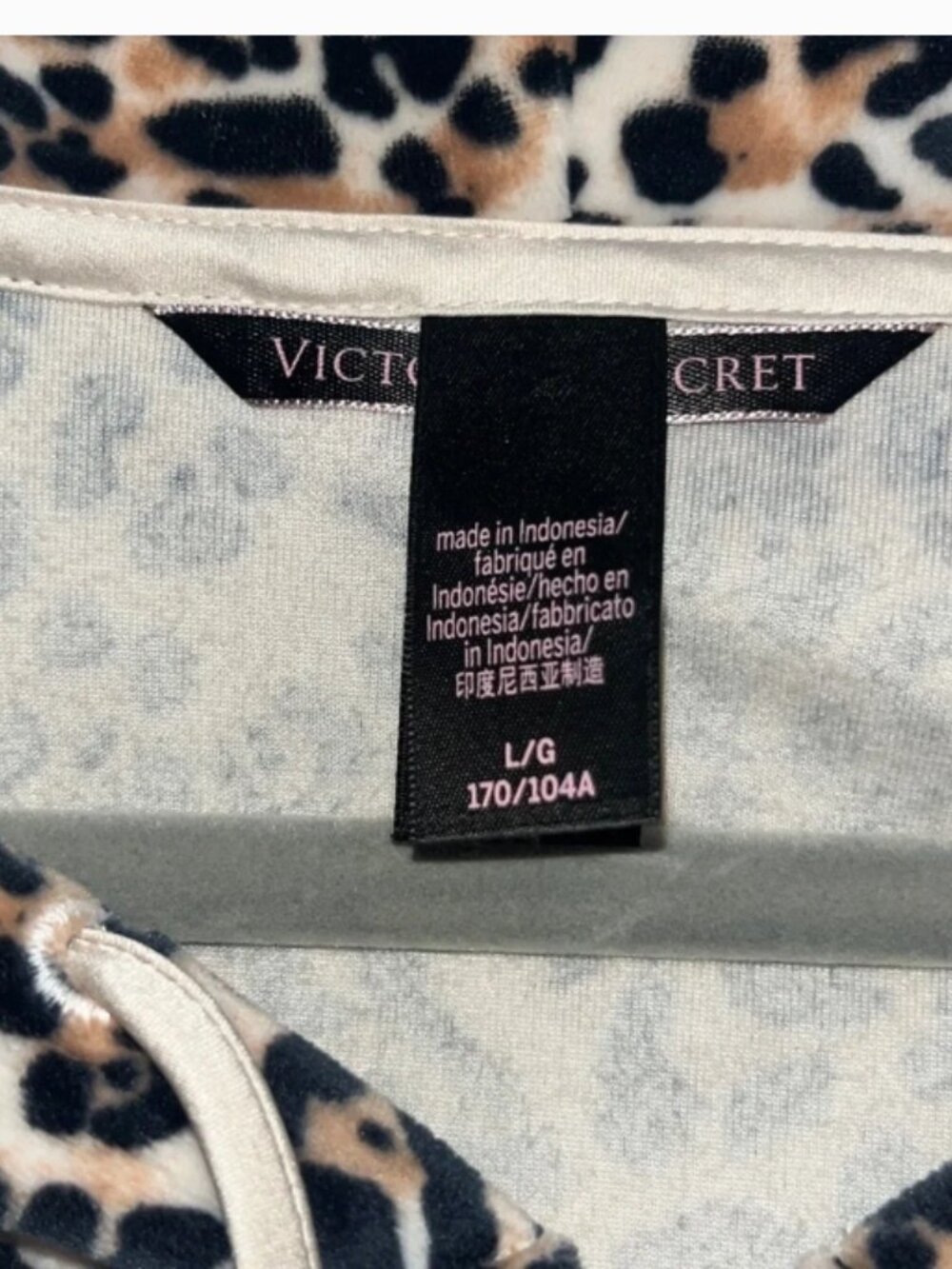 Victoria's Secret Animal Print Velour Full Zip Hoodie Size Large - Picture 6 of 8